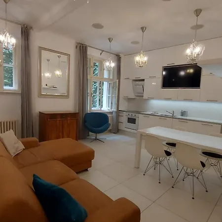 Beautiful In The Old Town Of Appartement